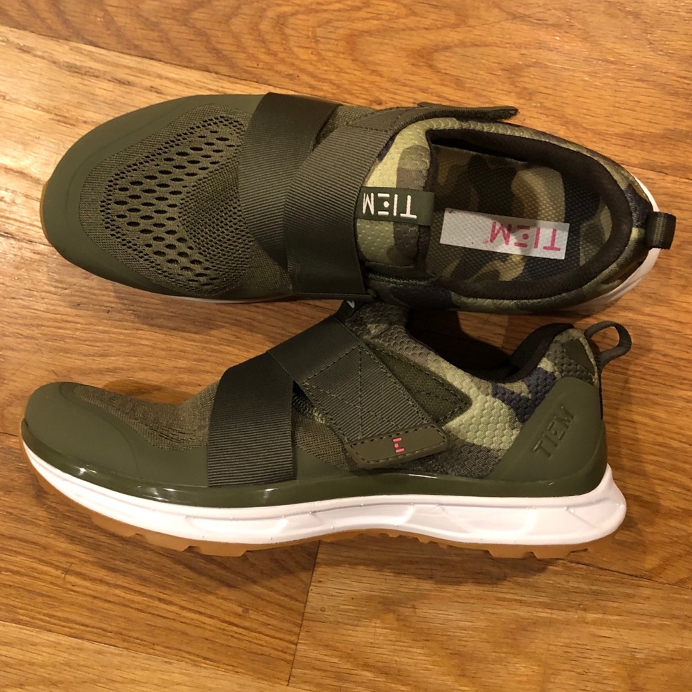 Tiem Slipstream Cycling Shoe SIZE 9 w/ cleats